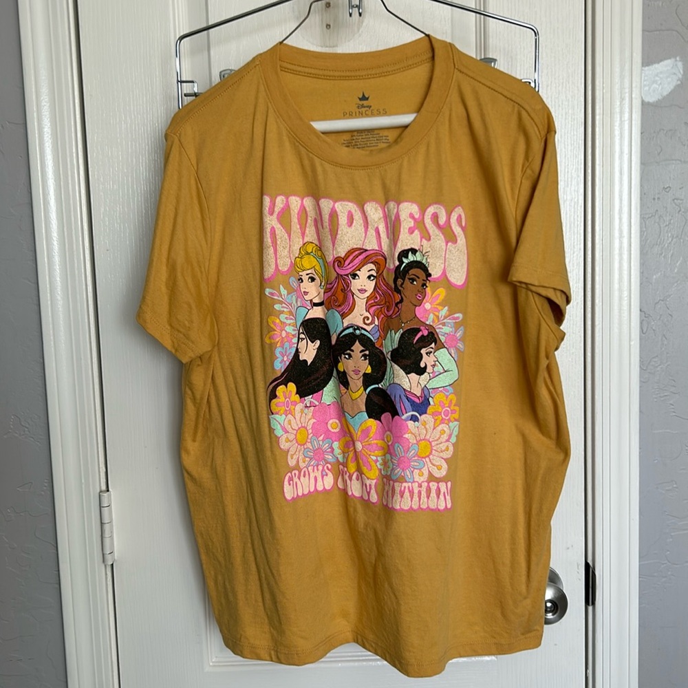Women’s Disney princesses tshirt